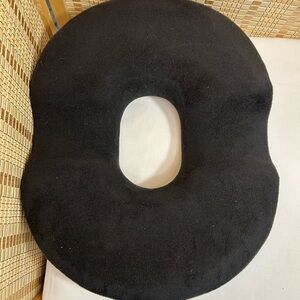 Black Donut Seat Cushion